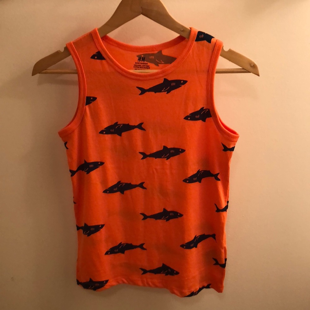 Graphic tank
